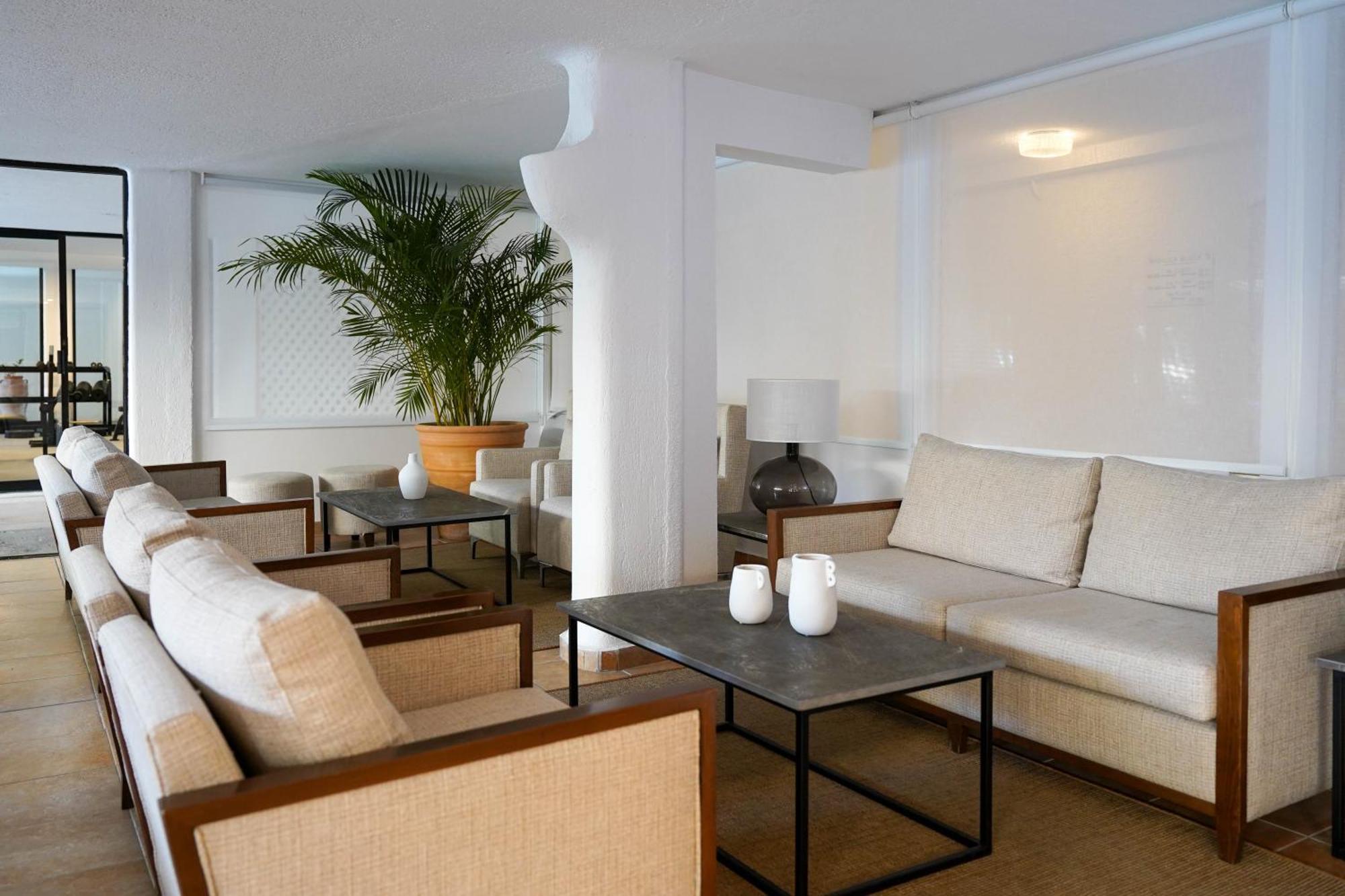Resitour - Basilica Apartment Paphos Ngoại thất bức ảnh